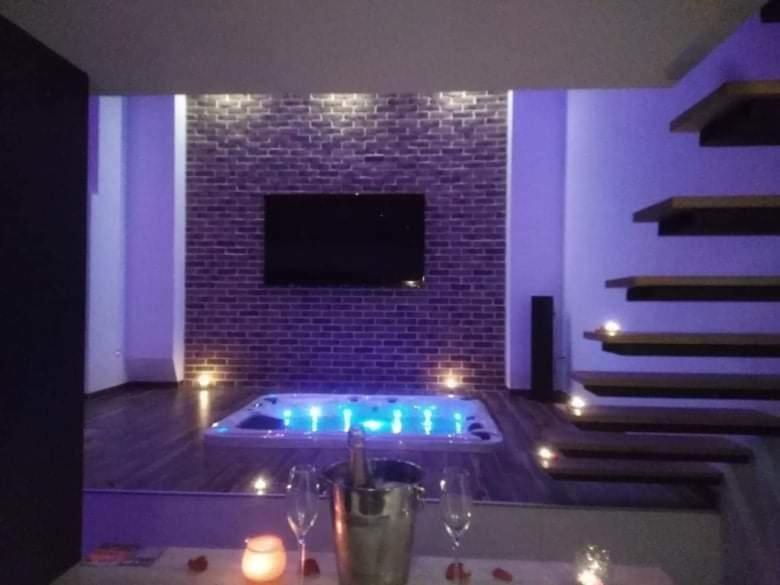Magnifique Loft Avec Jacuzzi Et Sauna Privatif Apartment
